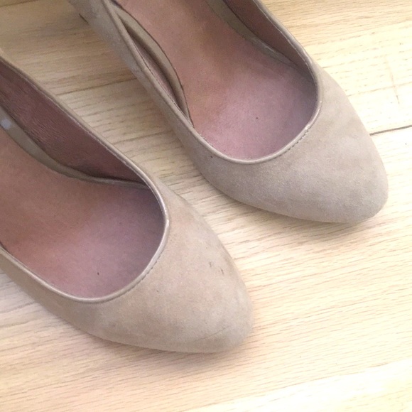 Aldo, 4 inch nude colored, microsuede heels, size 6.5 - Picture 2 of 5